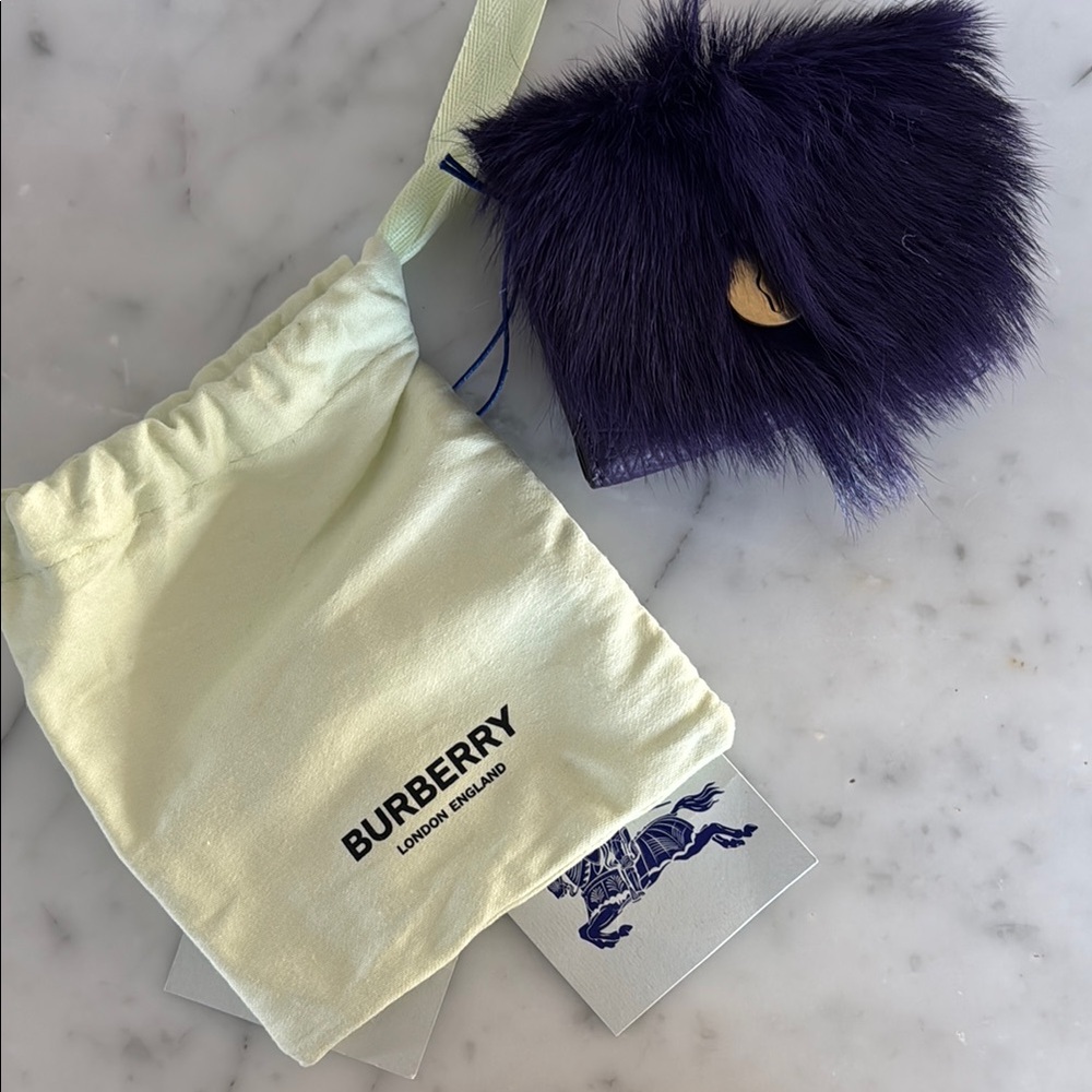 NWT Burberry Shearling Wallet - Picture 5 of 6